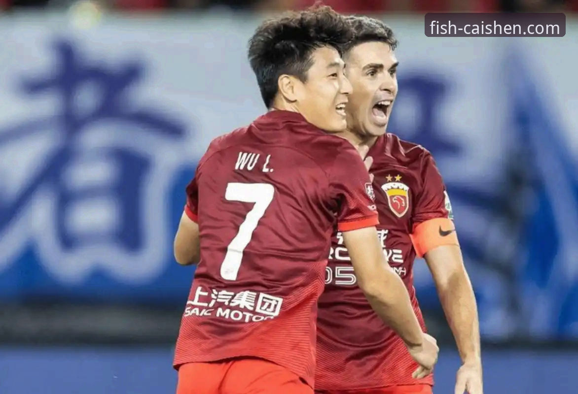 青岛海牛3-1力克上海海港：时隔13年主场复仇，背后隐藏的"捕鱼"智慧深度解析